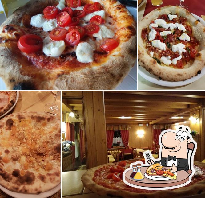 Pick pizza at ELVIS BAR di Rossi Renata