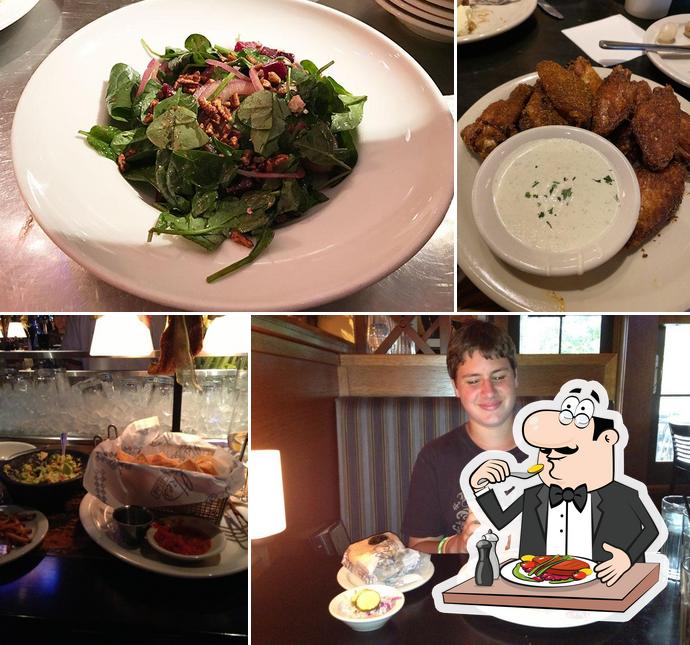 Ike's in Restaurant menu and reviews
