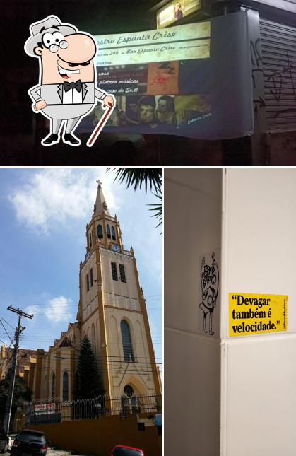 Confira a imagem ilustrando exterior e interior no Espanta Crise Café