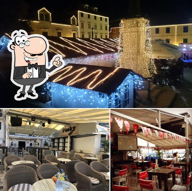 Guarda la foto che raffigura la interni e esterno di Funky