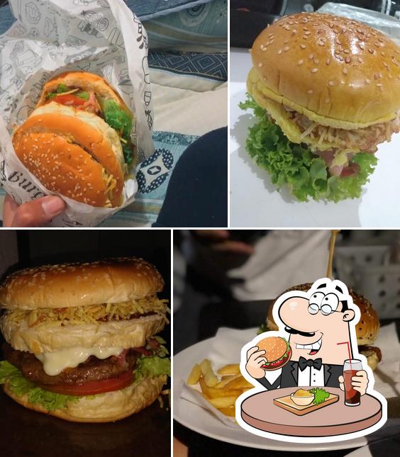 Experimente um dos hambúrgueres disponíveis no Lek-Lek Burguer & Opem burguer Artesanal