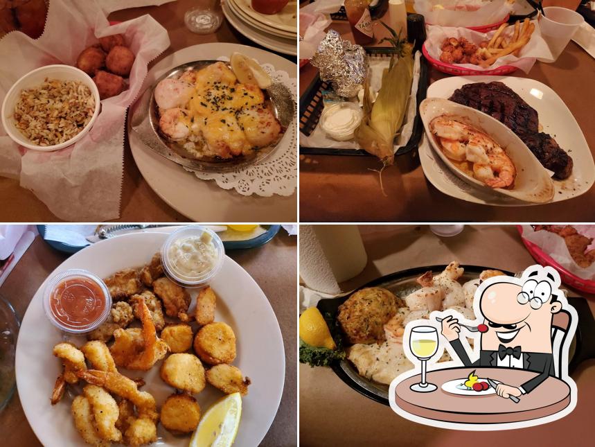 Steamers Restaurant & Sports Bar in Chincoteague Island Restaurant
