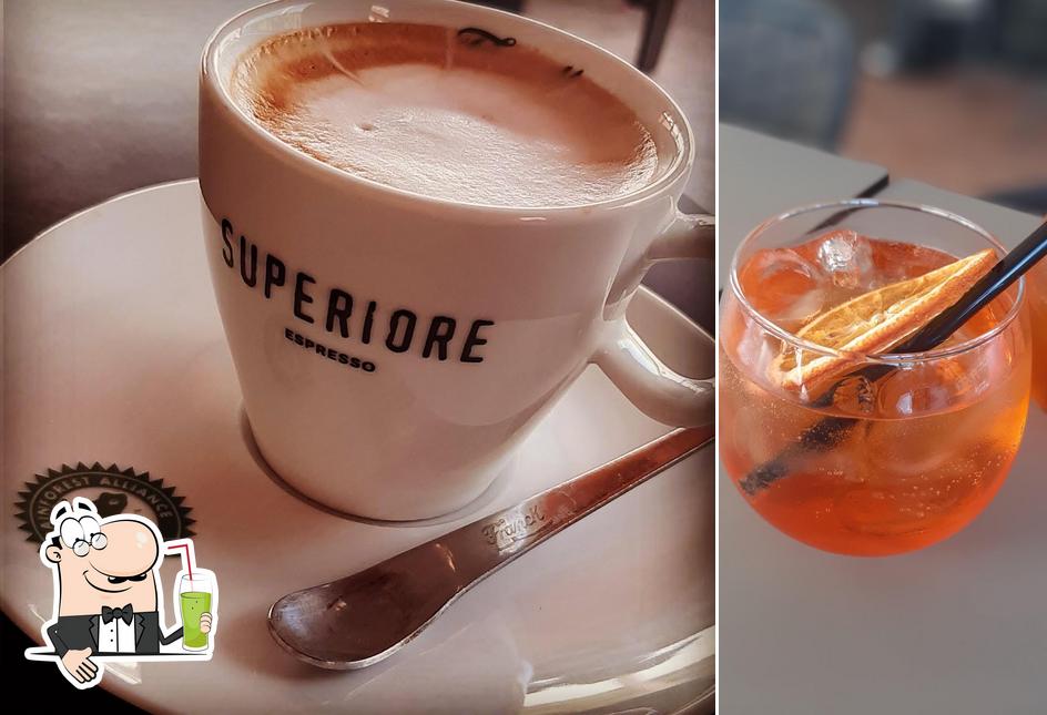 Prova le varie cose da bere che offre Caffe bar Pink Panther