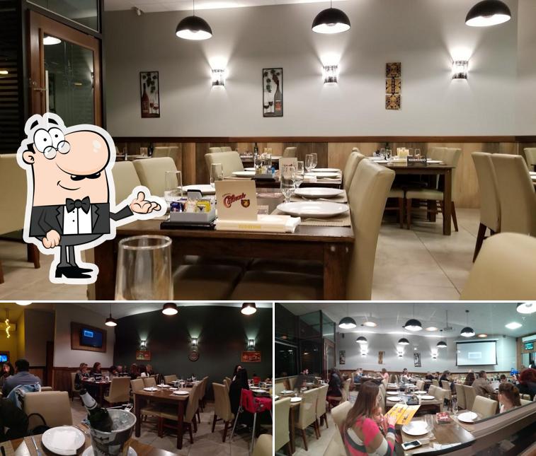 O interior do Pizzaria Fornalha
