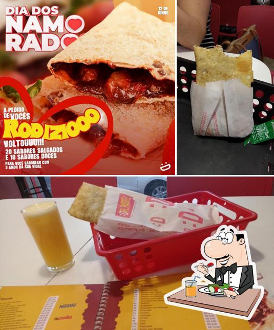A ilustração a Dr. Pastel Sorocaba’s comida e bebida