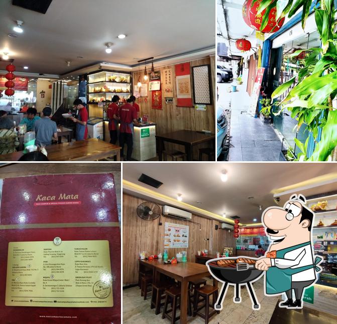 Здесь можно посмотреть фотографию ресторана "Nasi Campur Kacamata Grand Wijaya Center"