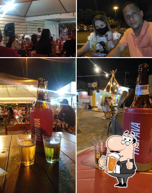 Você pode tomar uma tulipa de cerveja leve ou escura