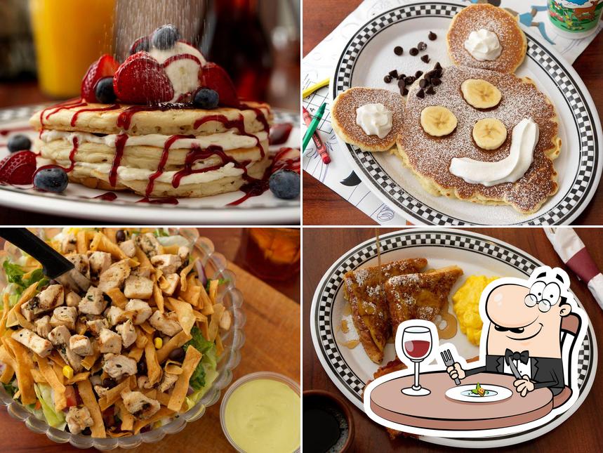 Cozy Corner Restaurant & Pancake House, 6349 N Clark St in Chicago