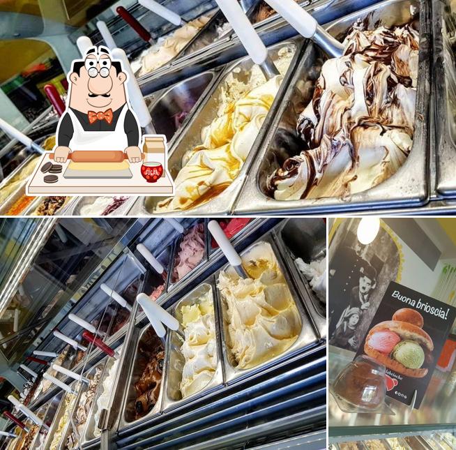 Gelateria Charlot serve un'ampia varietà di dolci