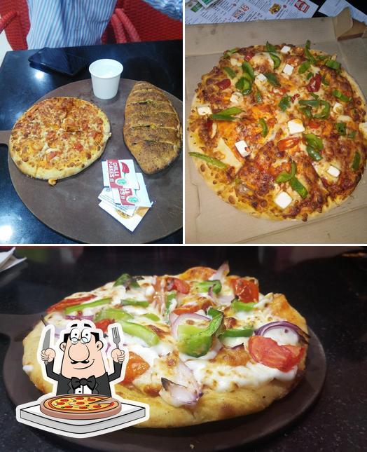 Order pizza at Pizza Wings Jind