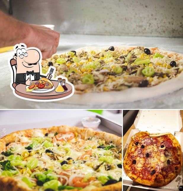 Order pizza at Pizzeria Milano