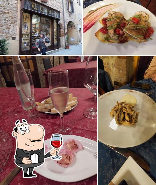 Il est fort sympathique de déguster un verre de vin à NIKY Ristorante-Pizzeria-Bistrò