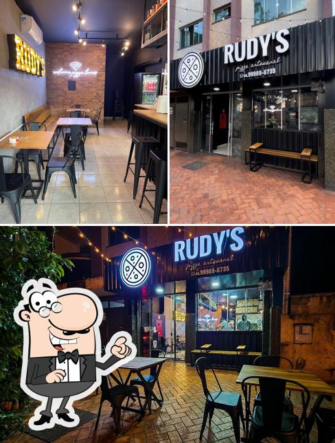 O interior do Rudy's Pizza Artesanal