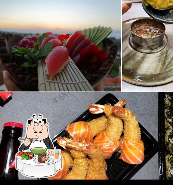 Sopa quente e azeda picante chinesa em Saints Sushi