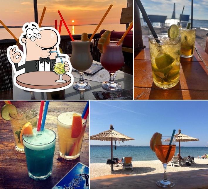 Prenditi un drink a Beach Bar Shark