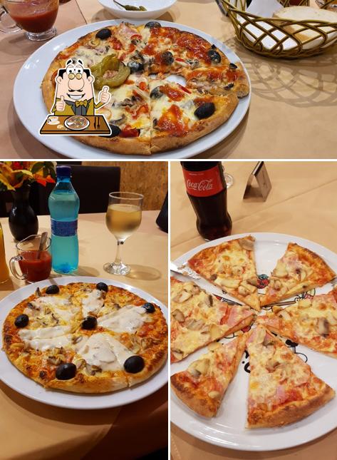 Order pizza at Pizza Veneția