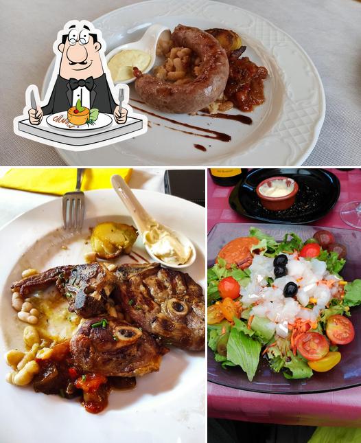 The photo of Restaurant La Serra’s food and interior