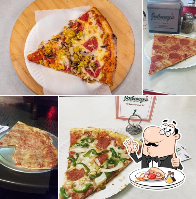 Попробуйте пиццу в "Johnny's Real New York Pizza"