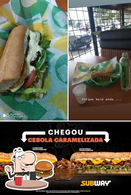 Consiga um hambúrguer no Subway