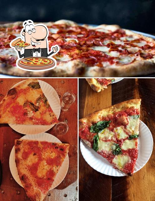 Choisissez des pizzas à North of Brooklyn Pizzeria