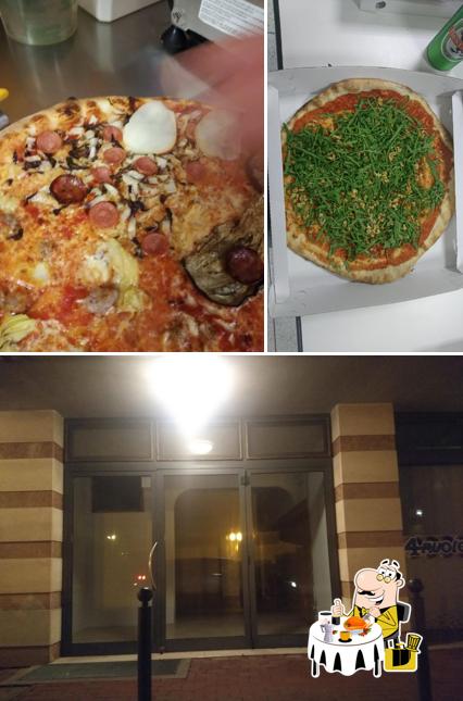 Dai un’occhiata alla foto che presenta la cibo e esterno di Pizza al Baffo