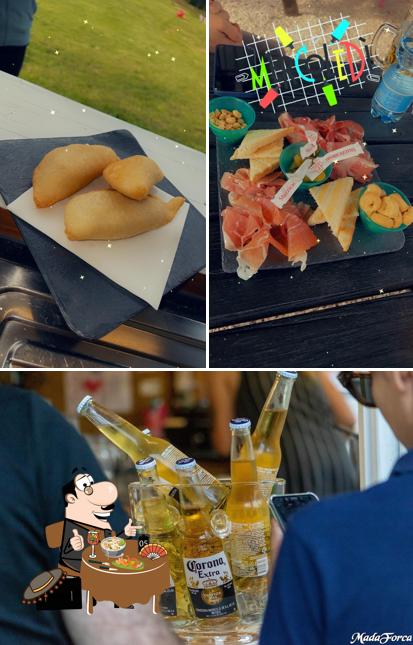 Tra le varie cose da EL BETA Bar & Grill si possono trovare la cibo e bevanda