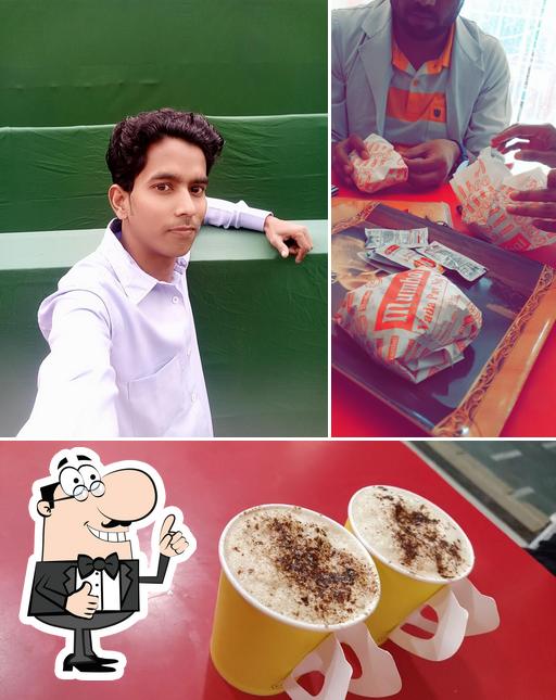 Look at the image of Mumbai Vada Pav