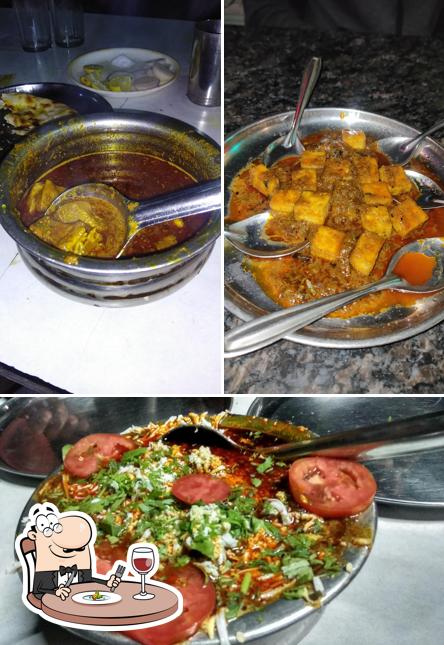 Food at Rajhans Dhaba