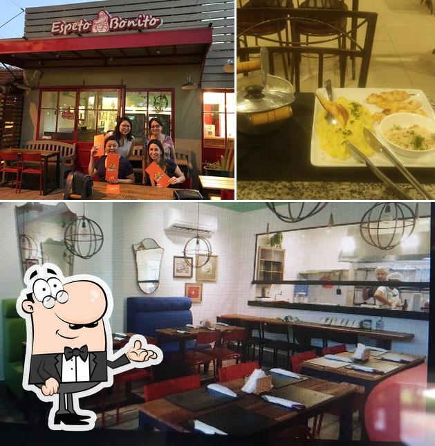 O interior do Brasa Bonito Steakhouse