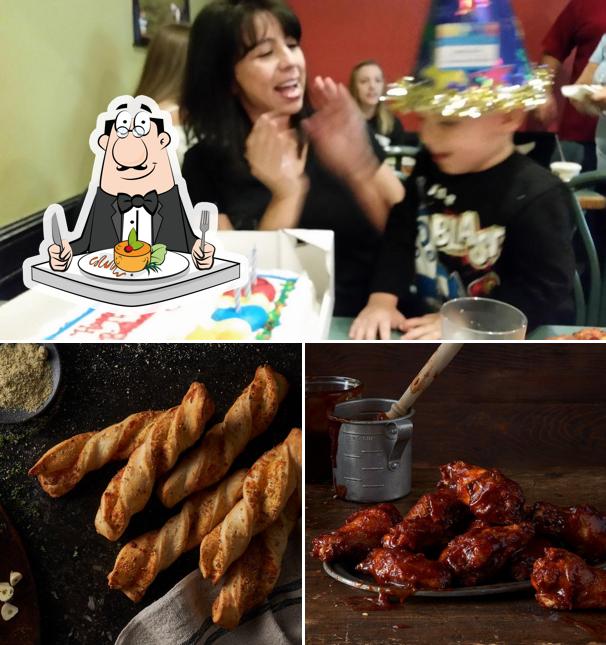 Round Table Pizza, Red Bluff - Restaurant menu, prices and reviews