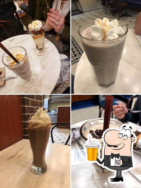 Try out different beverages available at Ghirardelli Ice Cream & Chocolate Shop