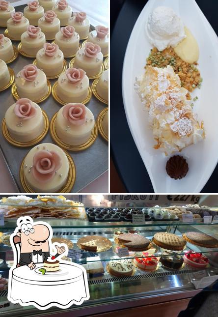 Pastry Shop and Café Opera offre un nombre de desserts