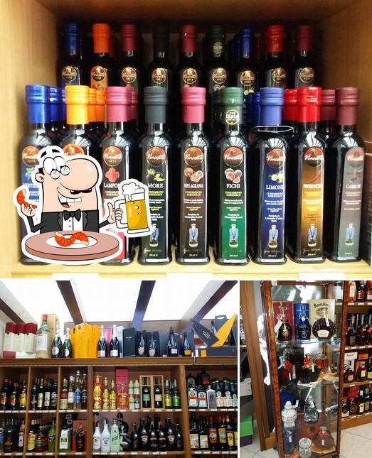 Puoi ordinare un rinfrescante bicchiere di birra chiara o scura