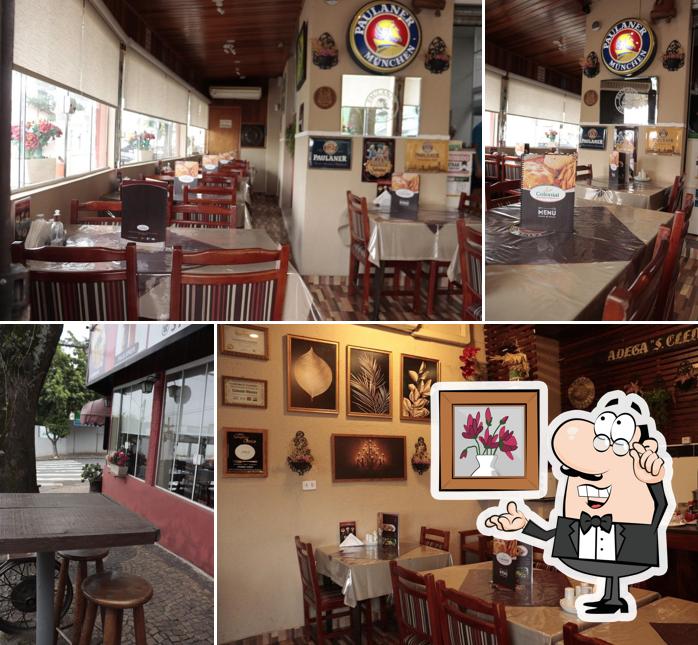 O interior do Colonial Massas Valinhos