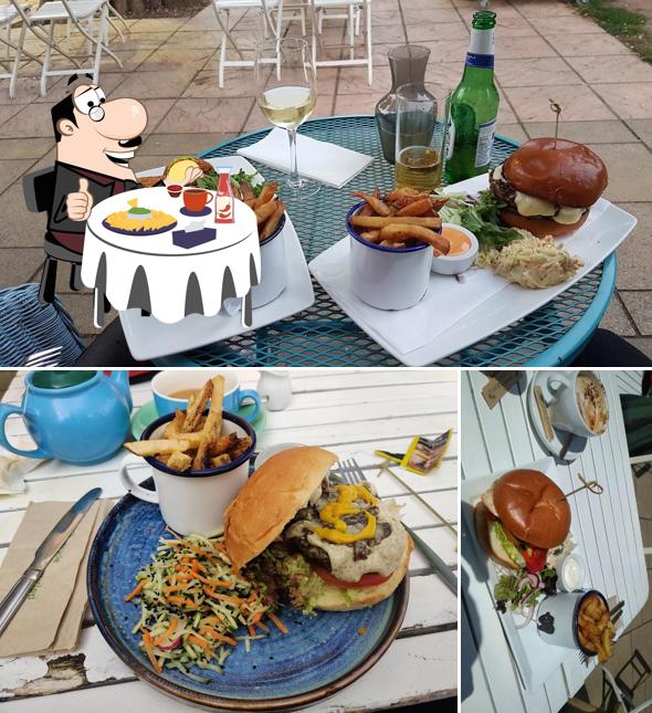 Daisy's in the Park in Pinner Restaurant reviews