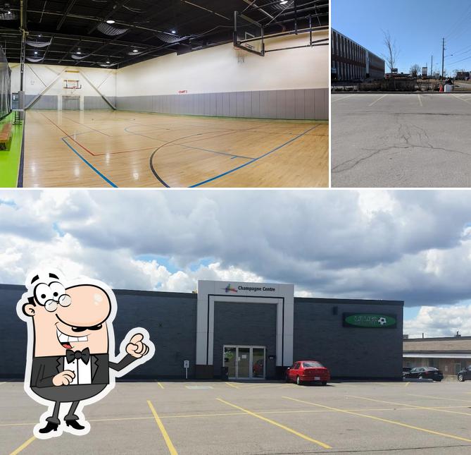 La Liga Sports Complex in Toronto Restaurant reviews