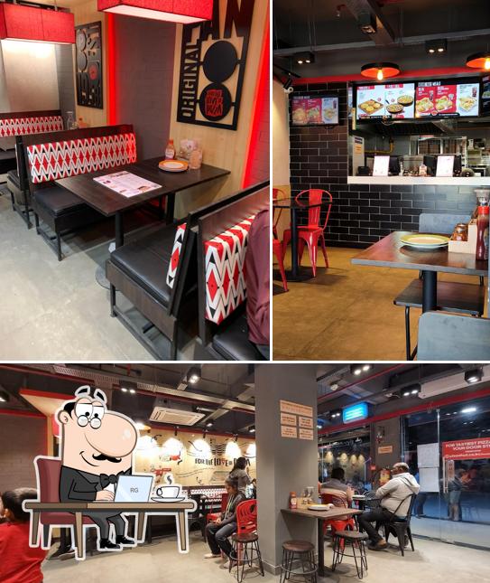 The interior of Pizza Hut Callista Mall, Bardoli