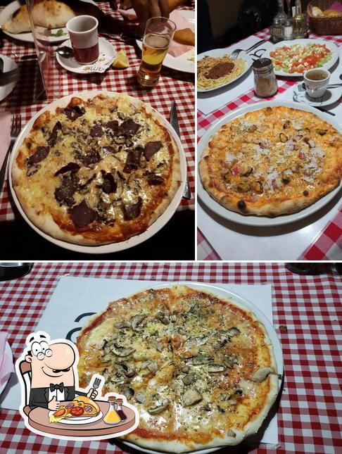 Choisissez des pizzas à Amici Café & Pizzeria