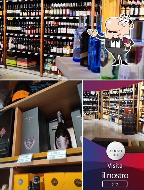 È gradevole bersi un bicchiere di vino a Eurodrink -Enoteca & Bevande
