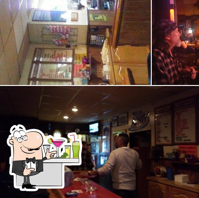 Mira las imágenes que hay de barra de bar y interior en Gus & Ted's Tavern Inc
