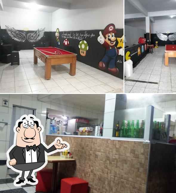 O interior do Bulldogs Hamburgueria Dogueria e Açai