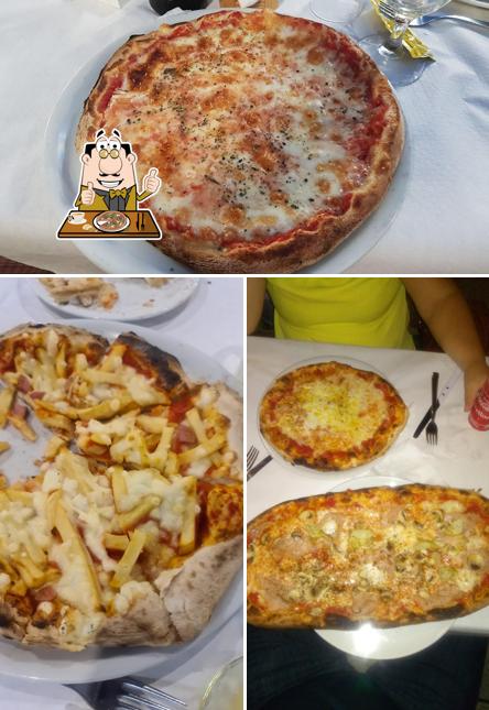 Choisissez des pizzas à John Pizza Alcamo Marina