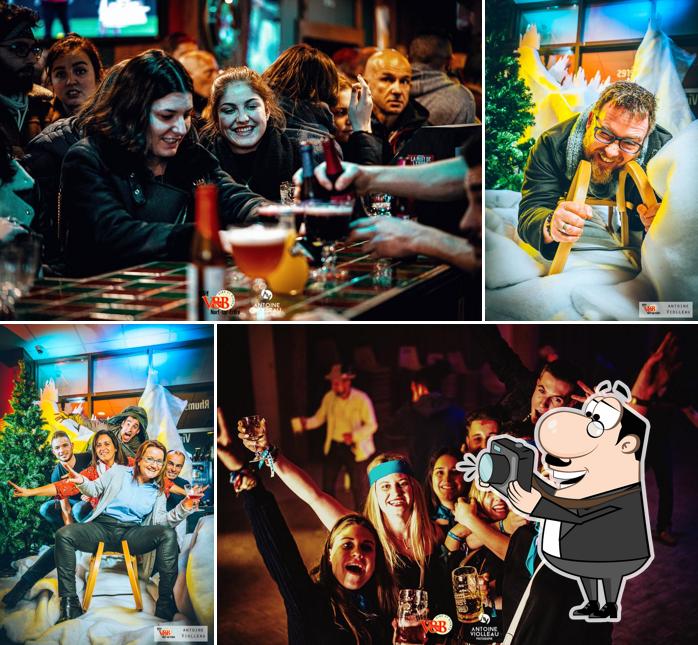 V and B Nort-Sur-Erdre pub & bar, Les Touches, 2 Rdpt de la Pancarte