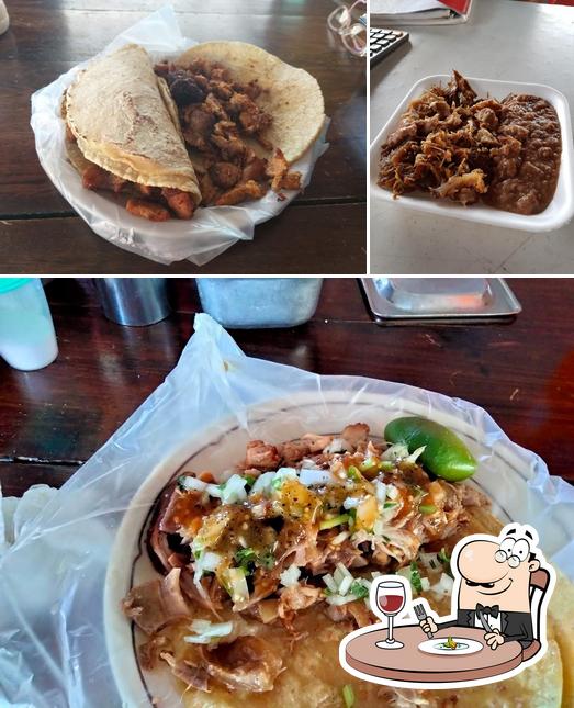 Carnitas y Carnes Asadas "La Puerta Negra"