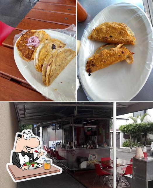 Tacos Pikapiedra se distingue por su comida y interior