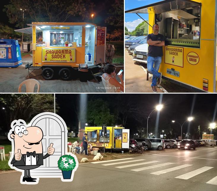 O exterior do Shawarma Sadek