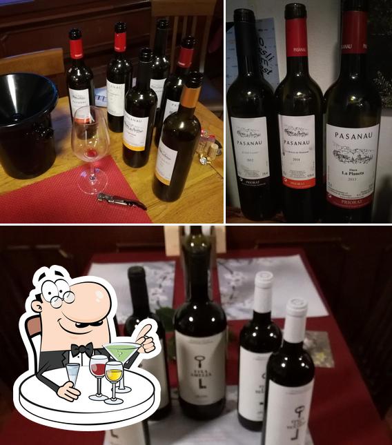 La Taberna vinos&tapas sert des boissons alcoolisées