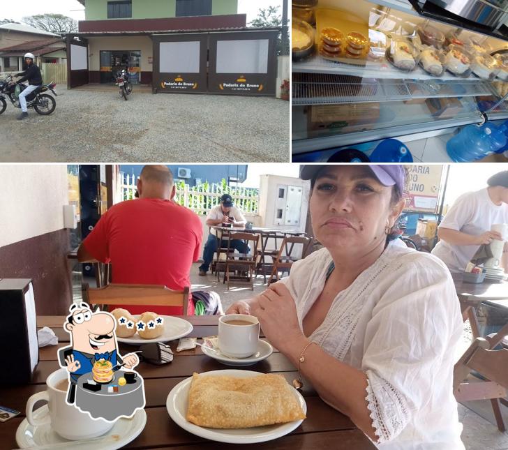 Comida em Padaria do Bruno