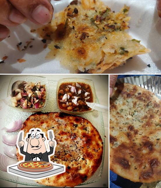 Order pizza at Khalsa Kulche Wale