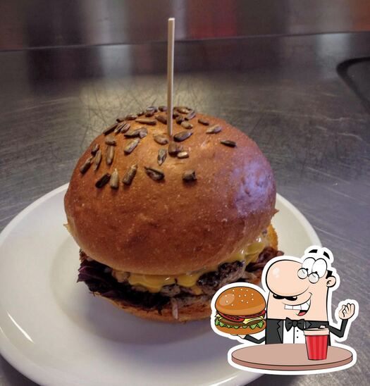 Concediti un bell'hamburger a Candelo Coffee Burger.